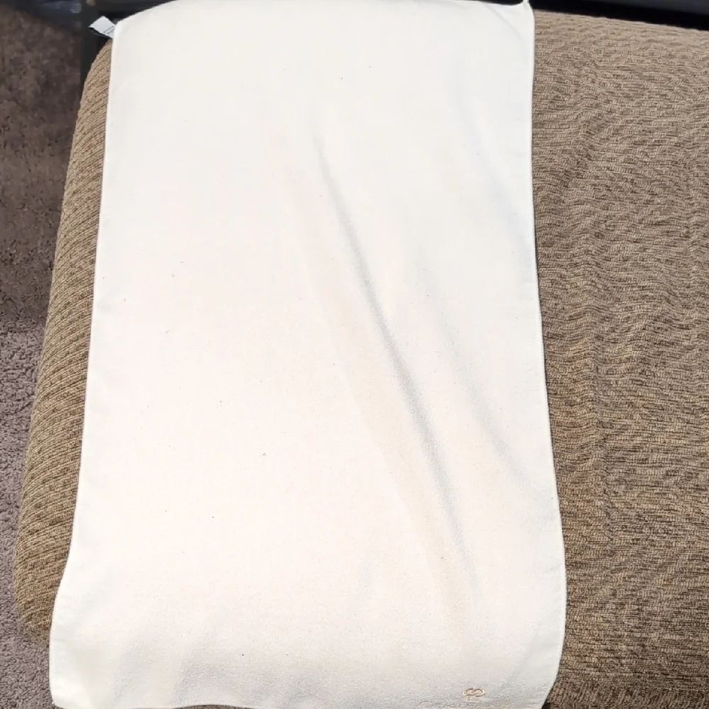 ColorProof Towel - Picture 2 of 3